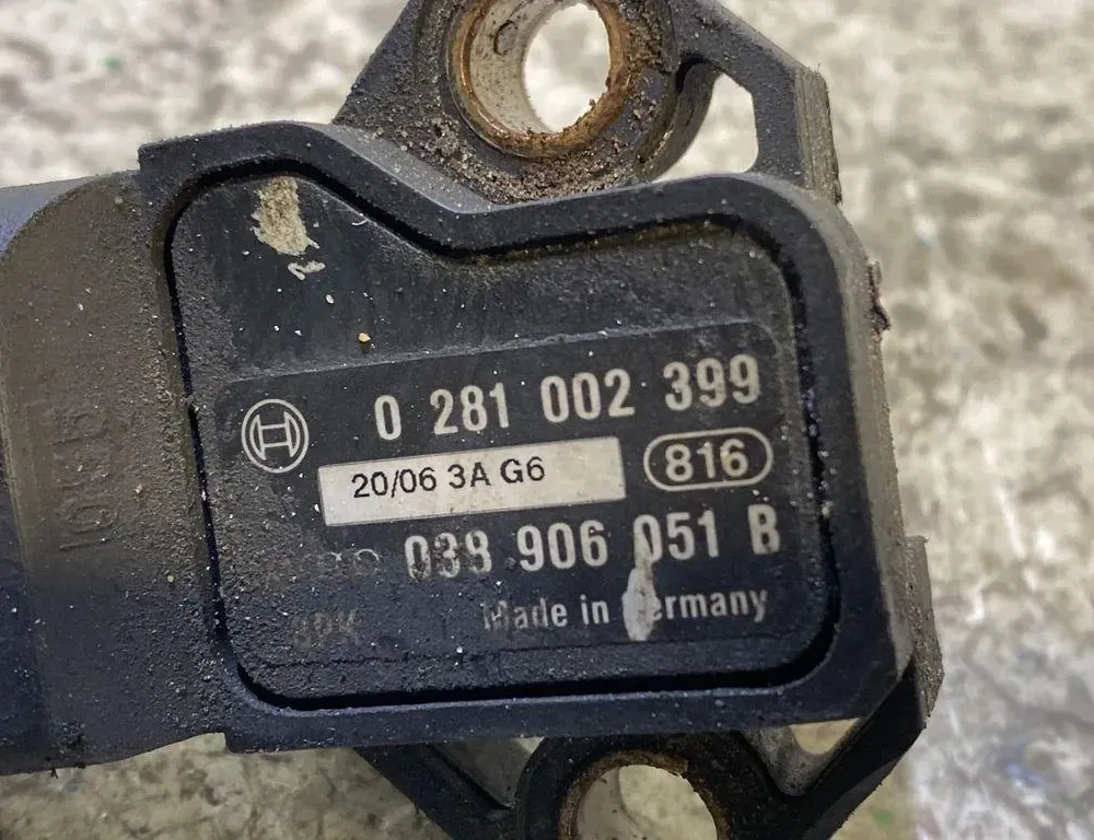 VOLKSWAGEN Passat B6 (2005-2010) Capteur de carte 038906051B,038906051D,2085160,3G906051D,MN191138,03G906051E,4E906051,38906051B,20063AG6,03G906051D,1209552,03G906051M,1136735,03G906051F,0281002399,99VW9E928AB,38906051D,1J0145770L,38906051C 35013523