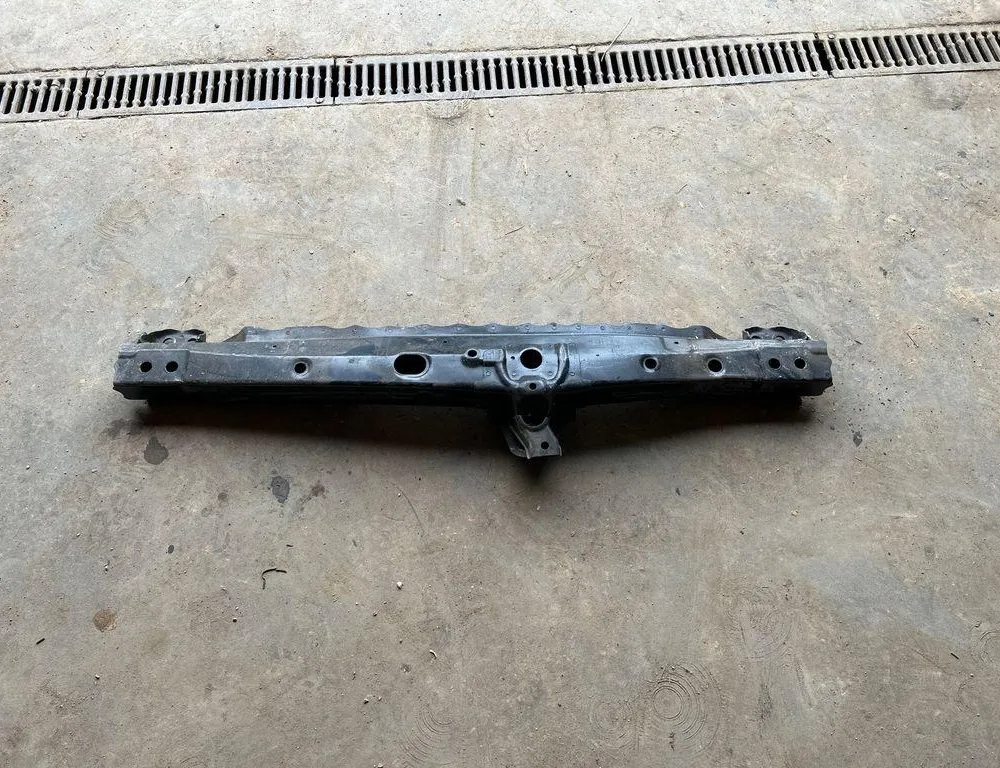 TOYOTA RAV4 4 generation (XA40) (2012-2018) Partie inférieure du cadre du panneau de claquement 35024130