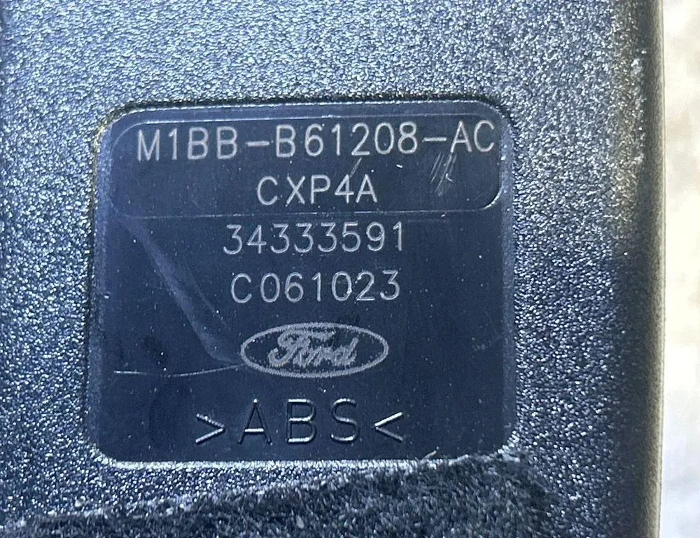 FORD Puma Boucle de siège avant droit M1BBB61208AC 35033528
