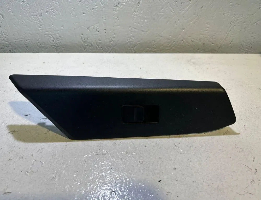 TOYOTA RAV4 4 generation (XA40) (2012-2018) Commutateur de commande de vitre de porte arrière droite 7423142270 35043694
