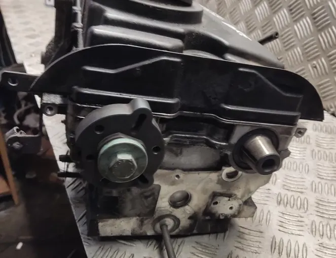 VOLKSWAGEN Passat B6 (2005-2010) Culasse de moteur bre 33781134