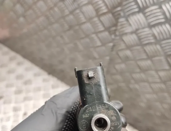 VOLVO S80 2 generation (2006-2020) Injecteur de carburant 8658352,0445110078 34357519