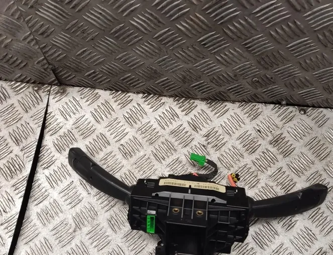 VOLVO V50 1 generation (2003-2012) Commande/commutateur d'indicateur de clignotant d'essuie-glace p30773148 34498543