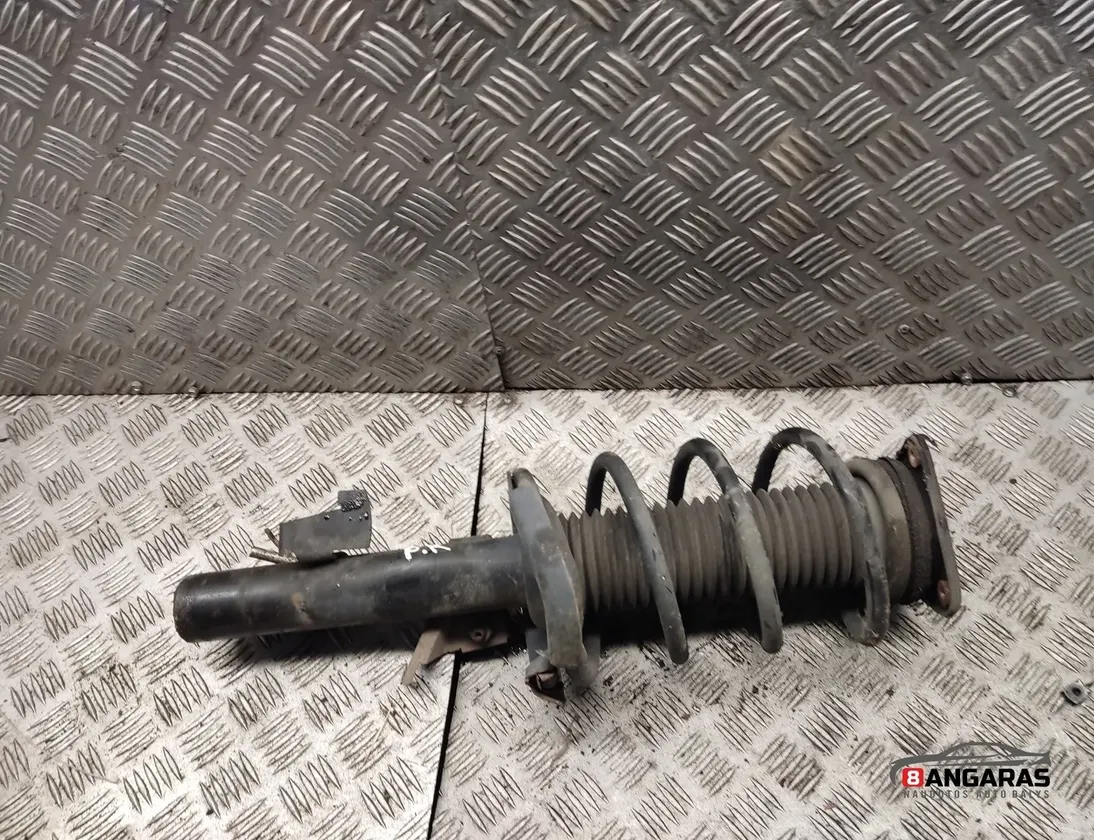 VOLVO V50 1 generation (2003-2012) Amortisseur Avant Droit 34497207