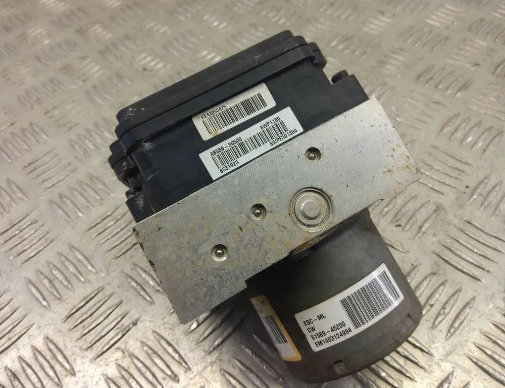 HYUNDAI i30 GD (2 generation) (2012-2017) Pompe ABS A6589-30500 31010303
