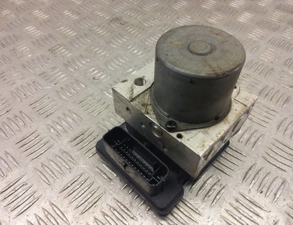 HYUNDAI i30 GD (2 generation) (2012-2017) Pompe ABS A6589-30500 31010303