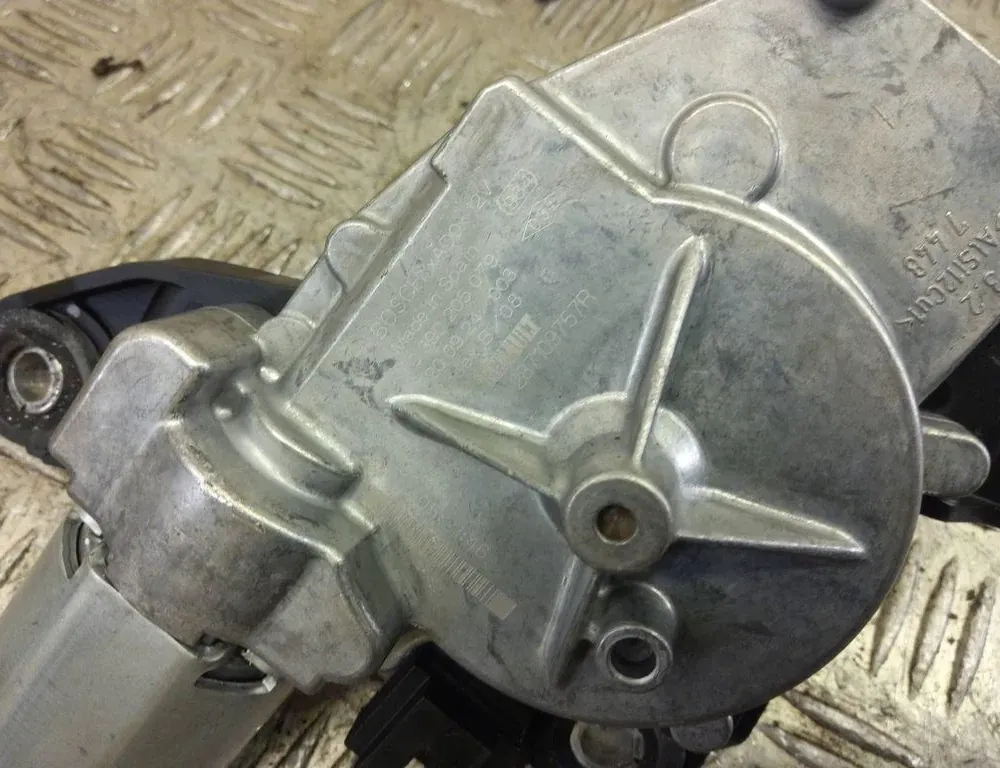 NISSAN Micra K14 (2017-2023) Moteur d'essuie-glace de hayon 287109757R 33218902