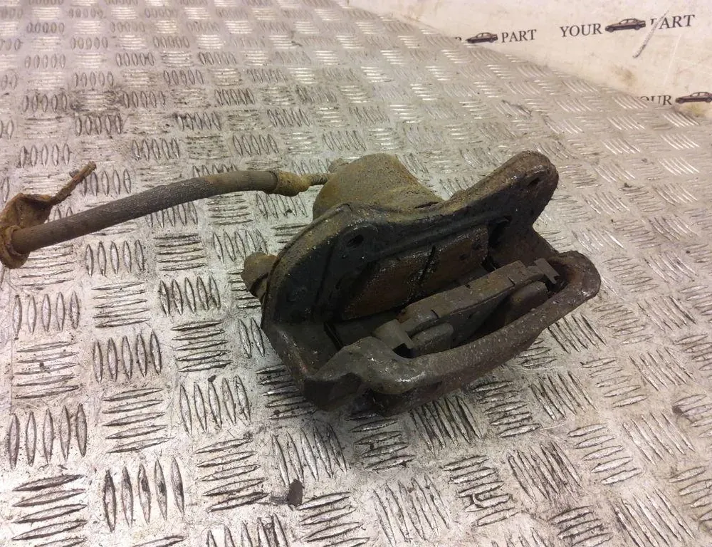 HYUNDAI ix35 1 generation (2009-2015) Étrier de frein avant gauche 33219108