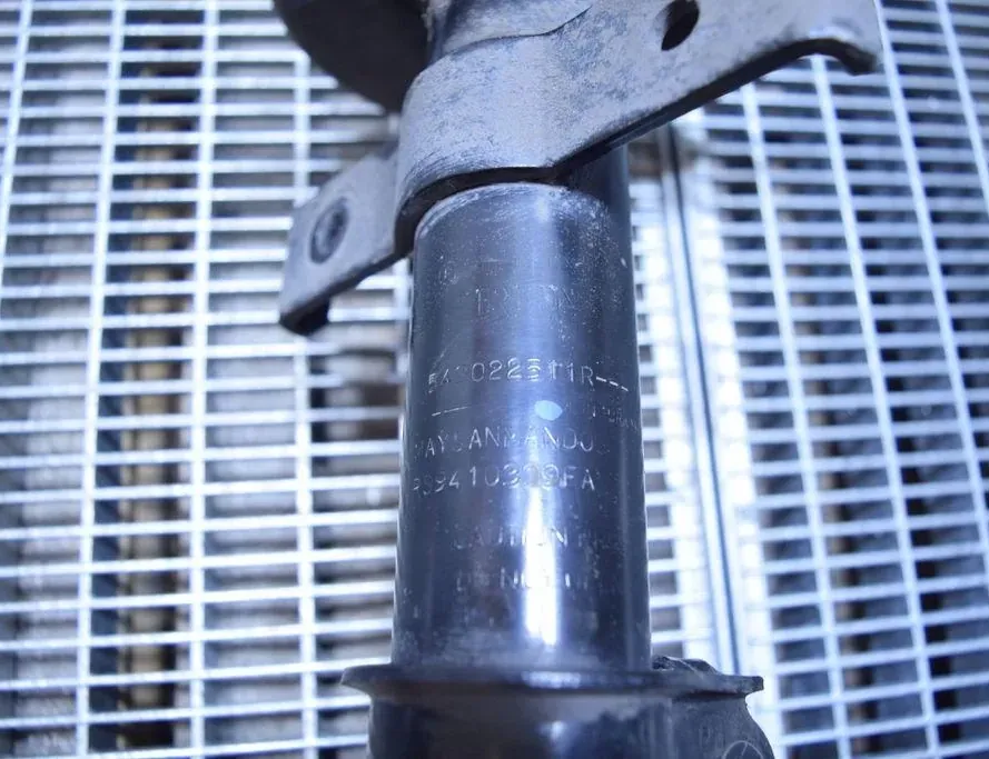 RENAULT Clio 4 generation (2012-2020) Amortisseur Avant Droit 543022511R 33221212