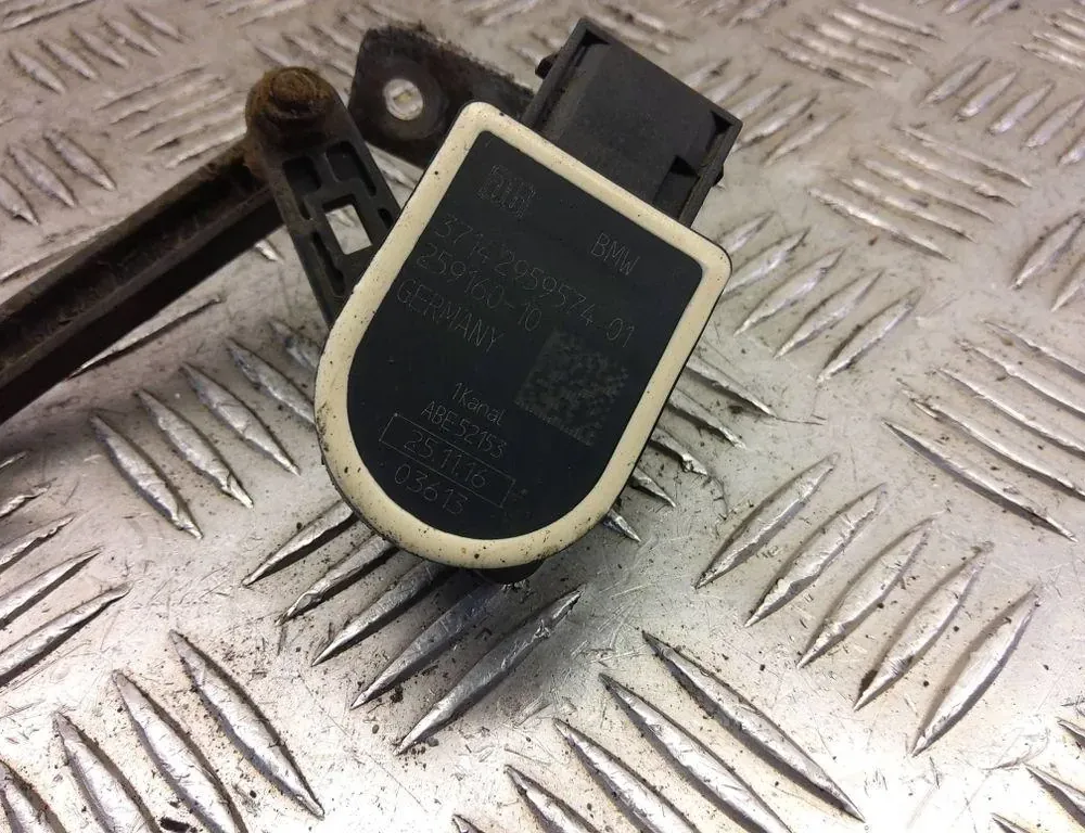 BMW 5 Series F10/F11 (2009-2017) Capteur de niveau avant gauche 2959574,ABE52153 33401012