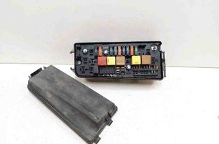 OPEL Vectra C (2002-2005) Boîte à fusibles 13112918,519038004,460023260,00095016 32724697