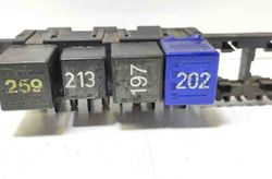 VOLKSWAGEN Passat B5 (1996-2005) Boîte à fusibles 8L0941822A 31360921