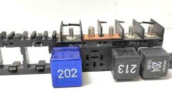 VOLKSWAGEN Passat B7 (2010-2015) Boîte à fusibles 8L0941822A 31369539