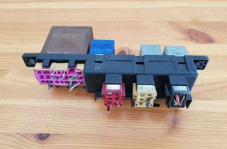 AUDI A3 8L (1996-2003) Boîte à fusibles 8L0941822A 31430105