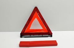 AUDI A4 B5/8D (1994-2001) Triangle de signalisation 8D9860251B 32931380