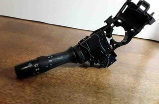 TOYOTA Prius 1 generation (XW10) (1997-2003) Tourner le bouton de l'interrupteur 4209117F592,17F100 25459608