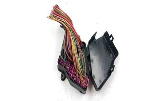 AUDI A4 B5/8D (1994-2001) Boîte à fusibles 8D1941824 27169157