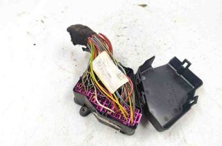 VOLKSWAGEN Bora 1 generation (1998-2005) Boîte à fusibles 8D1941824 31480569