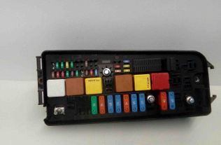 OPEL Vectra C (2002-2005) Boîte à fusibles 460023260 28631741