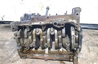 VOLKSWAGEN Passat B5 (1996-2005) Moteur nu AZM 33957618