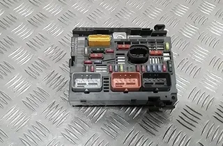 CITROËN C5 2 generation (2008-2017) Boîte à fusibles 9667044980 34478808