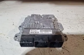 PEUGEOT 5008 1 generation (2009-2016) Calculateur d'unité de commande du moteur 9800268980 33977317