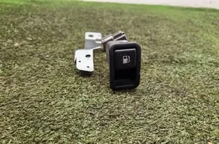 HYUNDAI Santa Fe CM (2006-2013) Contacteur d'ouverture du réservoir de carburant 935552B000 34249819