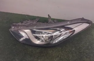 HYUNDAI i30 GD (2 generation) (2012-2017) Phare avant droit 34247630