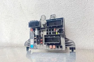 OPEL Insignia A (2008-2016) Boîte à fusibles 13277322,11511322509 34476568