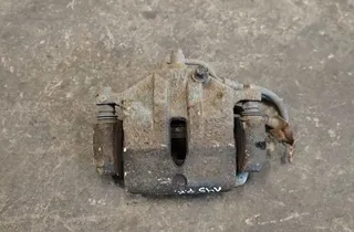 HYUNDAI ix35 1 generation (2009-2015) Étrier de frein avant gauche 34072922