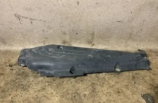 MERCEDES-BENZ GL-Class X166 (2012-2015) Cache dessous de caisse côté droit A1666100208 34354840