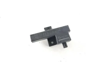 AUDI A8 D2/4D (1994-2002) Antenne d'entrée sans clé 8K0907247 31928073