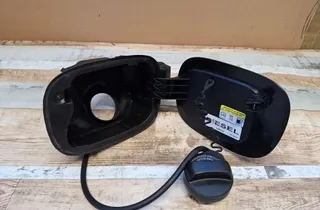 VOLVO S80 2 generation (2006-2020) Verrouillage du couvercle du réservoir de carburant 30748041 33992470