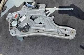 HYUNDAI Santa Fe SM (2000-2013) Lève-vitre de porte avant droite 9882026100 33985740