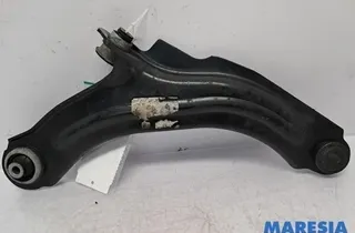 RENAULT Clio 4 generation (2012-2020) Autres parties du corps 338RG,545052354R,02506016701701,252516,545055711R 32243100