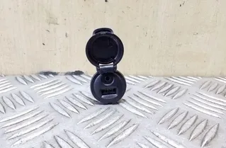 PEUGEOT 508 1 generation (2010-2020) Connecteurs supplémentaires pour lecteur de musique 96647952XT,96645227XT 26156104