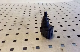 VOLKSWAGEN Polo 4 generation (2001-2009) Capteur de pédale de frein 6Q0945511 26174597