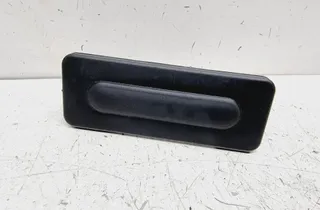 PEUGEOT 2008 1 generation (2013-2020) Poignée de hayon 9827560380 30223269