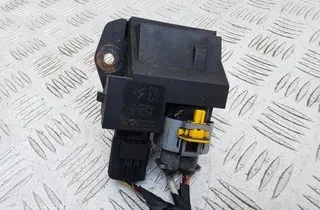 PEUGEOT 3008 1 generation (2010-2016) Relais du ventilateur de refroidissement 9663558880 33473648