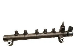 VOLVO V60 1 generation (2010-2020) Rampe de carburant 31303612 34489572