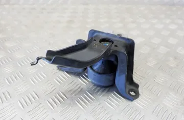 TOYOTA Yaris 3 generation (2010-2019) Support moteur côté droit 12305-47070,12305-47071 34488215