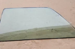 VOLKSWAGEN Golf 2 generation (1983-1992) Fenêtre de porte arrière gauche 34329676