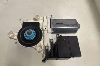 VOLKSWAGEN Golf 6 generation (2008-2015) Moteur de commande de vitre de porte arrière gauche 1K0959703AG 34498749