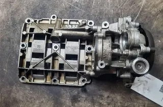 BMW 3 Series E90/E91/E92/E93 (2004-2013) La pompe à huile 7798014 35502375