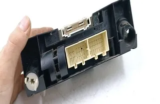 VOLKSWAGEN Fox 3 generation (2009-2020) Autres unités de contrôle G8247002,901513215000,6Q0820045H 27167637