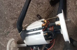 VOLVO V60 1 generation (2010-2020) Dans la pompe à carburant du réservoir 31274669 33159750