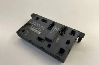 MERCEDES-BENZ Viano W639 (2003-2015) Unité de commande de porte arrière droite 6398200326,00006170 34085522