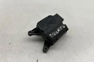 VOLKSWAGEN Touareg 1 generation (2002-2010) Actionneur de moteur de volet de chauffage intérieur 0132801320 34112082