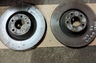 AUDI A6 C6/4F (2004-2011) Disque de frein avant droit 34937831