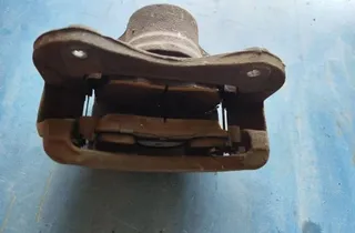 HYUNDAI ix35 1 generation (2009-2015) Étrier de frein avant gauche 33324248